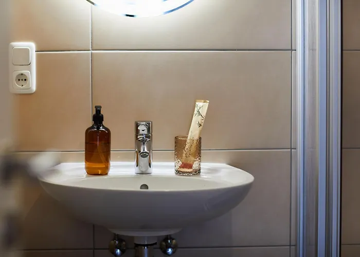 R B Comfort Am Flughafen Fuer 1-5 Personen - Ideal Fuer Geschaeftsreisende Und Familien - Kueche - Smart Tv - Waschtrockner - Kostenloser Parkplatz Apartament *