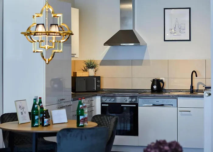 R B Comfort Am Flughafen Fuer 1-5 Personen - Ideal Fuer Geschaeftsreisende Und Familien - Kueche - Smart Tv - Waschtrockner - Kostenloser Parkplatz * Hamburg