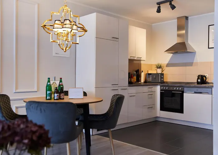 R B Comfort Am Flughafen Fuer 1-5 Personen - Ideal Fuer Geschaeftsreisende Und Familien - Kueche - Smart Tv - Waschtrockner - Kostenloser Parkplatz Apartament *