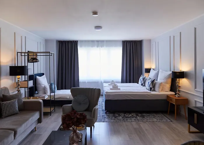 R B Comfort Am Flughafen Fuer 1-5 Personen - Ideal Fuer Geschaeftsreisende Und Familien - Kueche - Smart Tv - Waschtrockner - Kostenloser Parkplatz Apartament