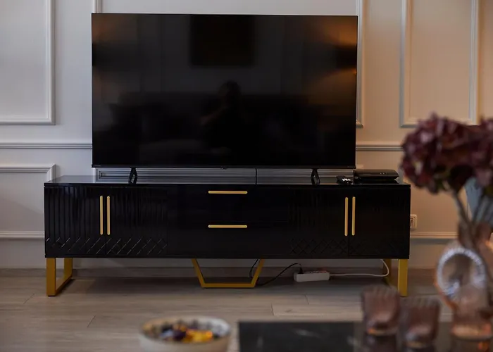 R B Comfort Am Flughafen Fuer 1-5 Personen - Ideal Fuer Geschaeftsreisende Und Familien - Kueche - Smart Tv - Waschtrockner - Kostenloser Parkplatz Apartament *